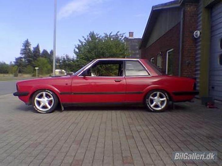 {{currentPhoto.altText}} billede {{currentPhoto.number}}