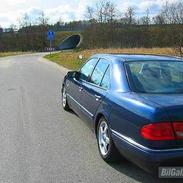 Mercedes Benz E 220 CDI