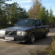 Volvo 240 GLT