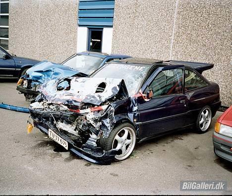 Ford escort xr3i (total skadet billede 5