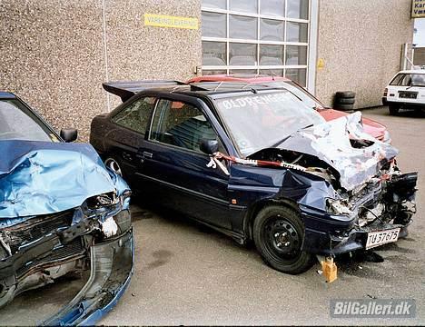 Ford escort xr3i (total skadet billede 6