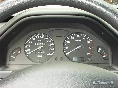 Peugeot 106 XS SOLGT billede 10