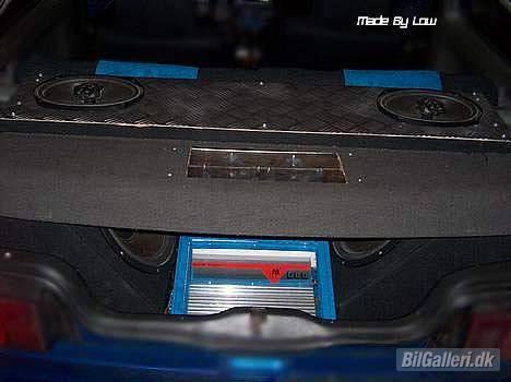 Honda Civic 1.4 GL - Det dejlige anlæg, mangler dog lige nogen alu-rammer ved plexi´et i hattehylden.. billede 6