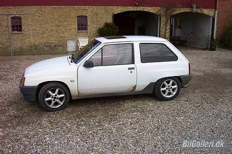 Opel Corsa A **DØD** - Rust i døre inkluderet billede 3