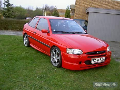 Ford Escort 1.6 16V. billede 1