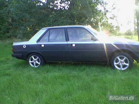 Peugeot 305 cristal "DØD" - Så er der kommet læsø linje på. billede 1