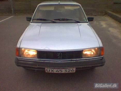 Peugeot 305 cristal "DØD" billede 2