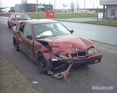 BMW 320 I billede 10