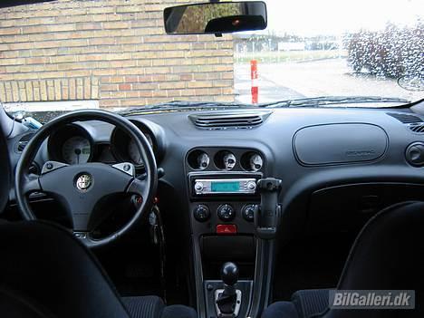 Alfa Romeo 156 2.0 16V TS Selespeed - Så er bilen også sommer klargjort indvendig. billede 5