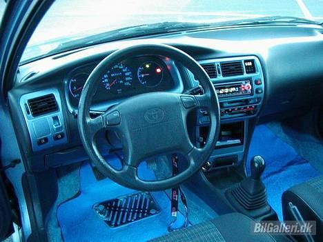 Toyota Corolla - SOLGT - Indlakeret indstrumentbord, og blå under-seat light... billede 7