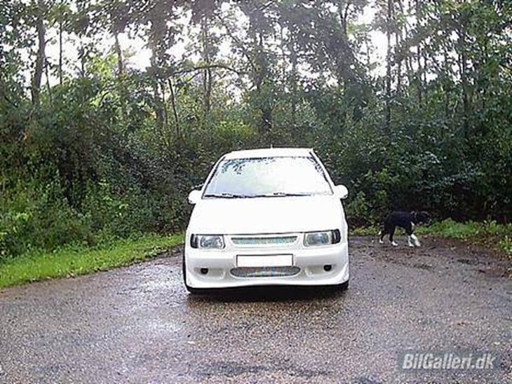 {{currentPhoto.altText}} billede {{currentPhoto.number}}