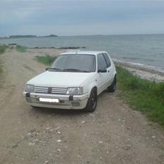 Peugeot 205 1,9 Rallye