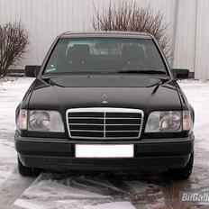 Mercedes Benz W124 250D - VOGN 49