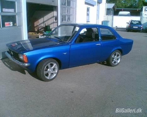 Opel kadett c - næsten færdig samlet mangler lige bag kofanger og lidt små ting i kabinen. billede 1