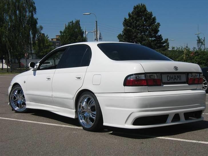 Toyota Carina E billede 4