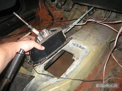 VW Golf 1 G60 - Kabeltræk gearskiftekonsollen fra en G60 tilpasses... billede 6