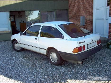 Ford Sierra "SOLGT & SKROTTET" billede 1