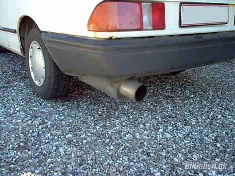 Ford Sierra "SOLGT & SKROTTET" billede 3