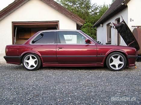 BMW 320i ETA ''SOLGT'' billede 1