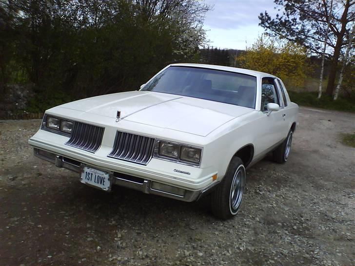 Oldsmobile Cutlass Calais billede 1