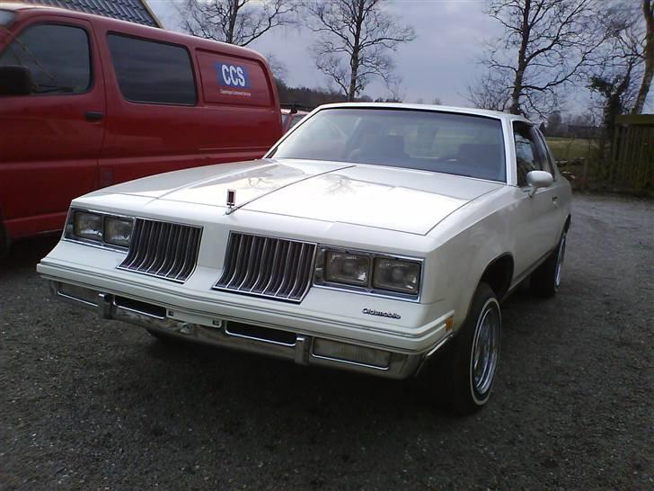 Oldsmobile Cutlass Calais billede 2