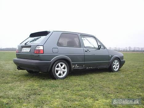 VW Golf 2 1.8 - Lidt uheldige pletter :S Bliver snart malet. billede 3