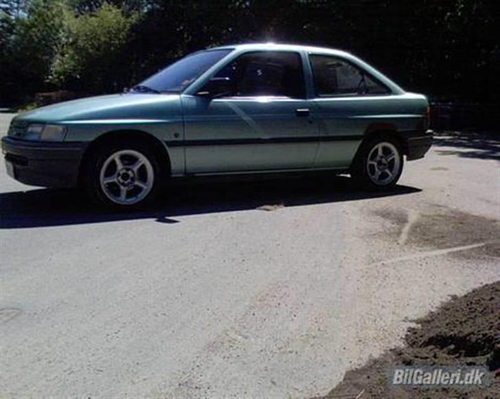 Ford Escort 1.6i billede 1