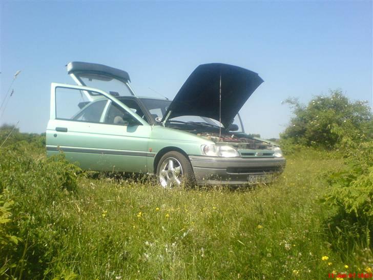 Ford Escort 1.6i billede 2