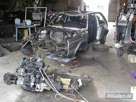 VW Golf 2 1.8 - Så var motoren ude ;D billede 11
