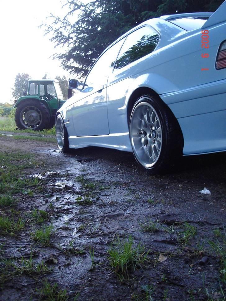 BMW E36 318is - Nyvasket og klargjort.. dagen før DHB/ DFB 2006 billede 5