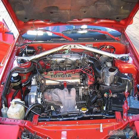 Toyota celica - ikke meget forskel, men det ser pænere ud!!!!!!!!!!!!!!!!!!!!!!!! billede 15