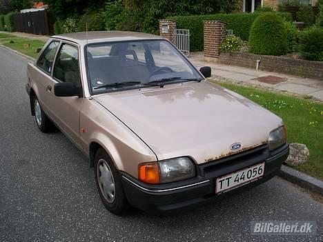 Ford Escort (Skrottet) billede 2