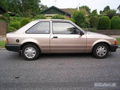 Ford Escort (Skrottet) billede 5