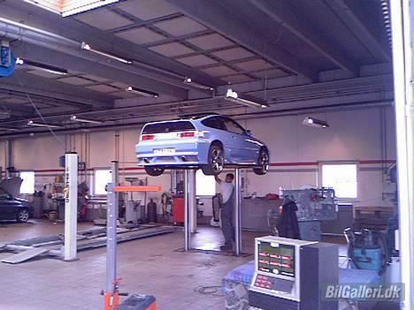 Honda CRX *SOLGT* :( - - Og her er CRX´en så oppe og flyve billede 18