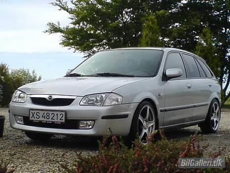 Mazda 323f SLX   --SOLGT-- billede 6