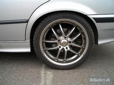 BMW 325i SOLGT! billede 17