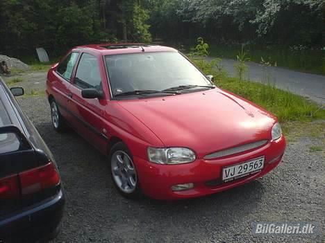 Ford (TOTALSKADET)Escort sport billede 15