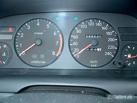 Toyota Corolla 1,6 XLI sedan billede 2