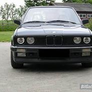 BMW E30 320i  *solgt*