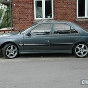 Peugeot 405 SRDT-Totaltskadet :(