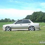 BMW E30 320i (solgt)
