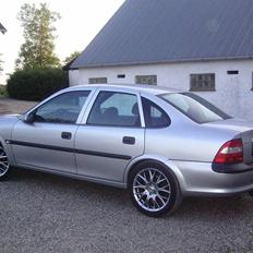 Opel vectra 2,0I 16V til salg 