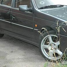 Peugeot 405 SRDT-Totaltskadet :(