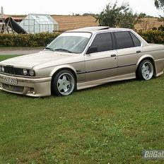 BMW E30 320i (solgt)