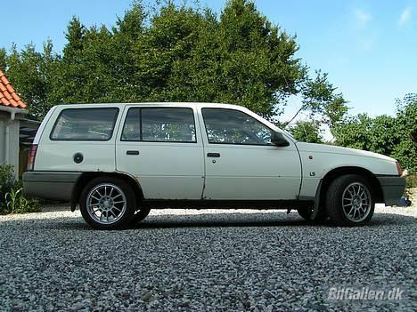 Opel Kadett E - Randi SKROTTET billede 3