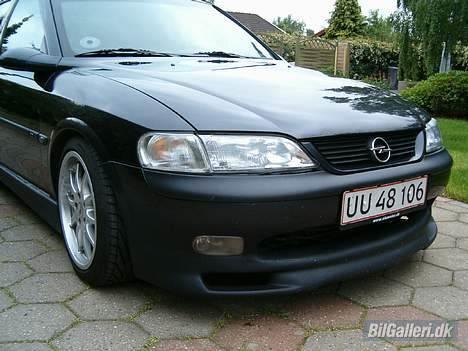 Opel Vectra B 2.5 CD V6  billede 14