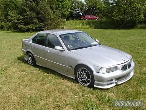 BMW e36 318i  SOLGT billede 2