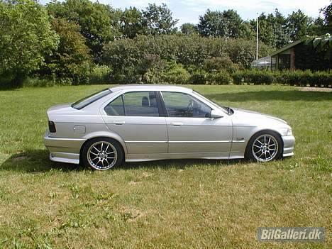 BMW e36 318i  SOLGT billede 3