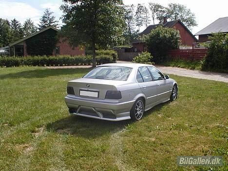 BMW e36 318i  SOLGT billede 4