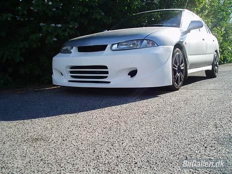 Mitsubishi Carisma - SOLGT  - Så kom den nye kofangeren endelig på... billede 11